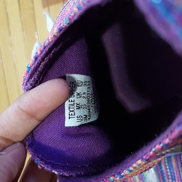 Basic Editions 🌈 Girls Shoes - Picture 11 of 11